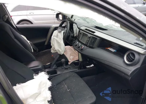 2016 Toyota Rav4 Le z USA, uszkodzony, nr VIN 2T3BFREV6GW529376